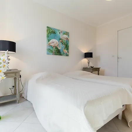 Апартаменты Modern 3 Bedroom, 3 Bathroom Near Old Town Walking Distance To Palais 330 Канны