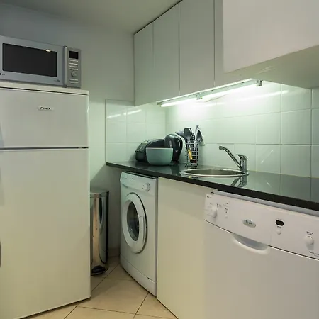 Апартаменты Modern 3 Bedroom, 3 Bathroom Near Old Town Walking Distance To Palais 330 Канны